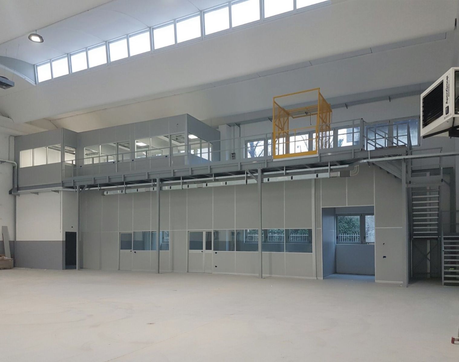 Pareti Divisorie per Ambiente Operativo ad uso Officina