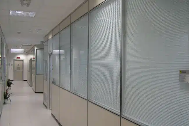 Realizzazione Uffici Amministrativi e Tecnici con pareti divisorie mobili vetrate