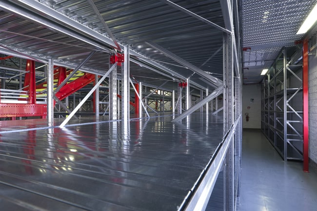 Scaffalature Carichi Pesanti progettate ed installate in uno stabilimento Industriale a Milano