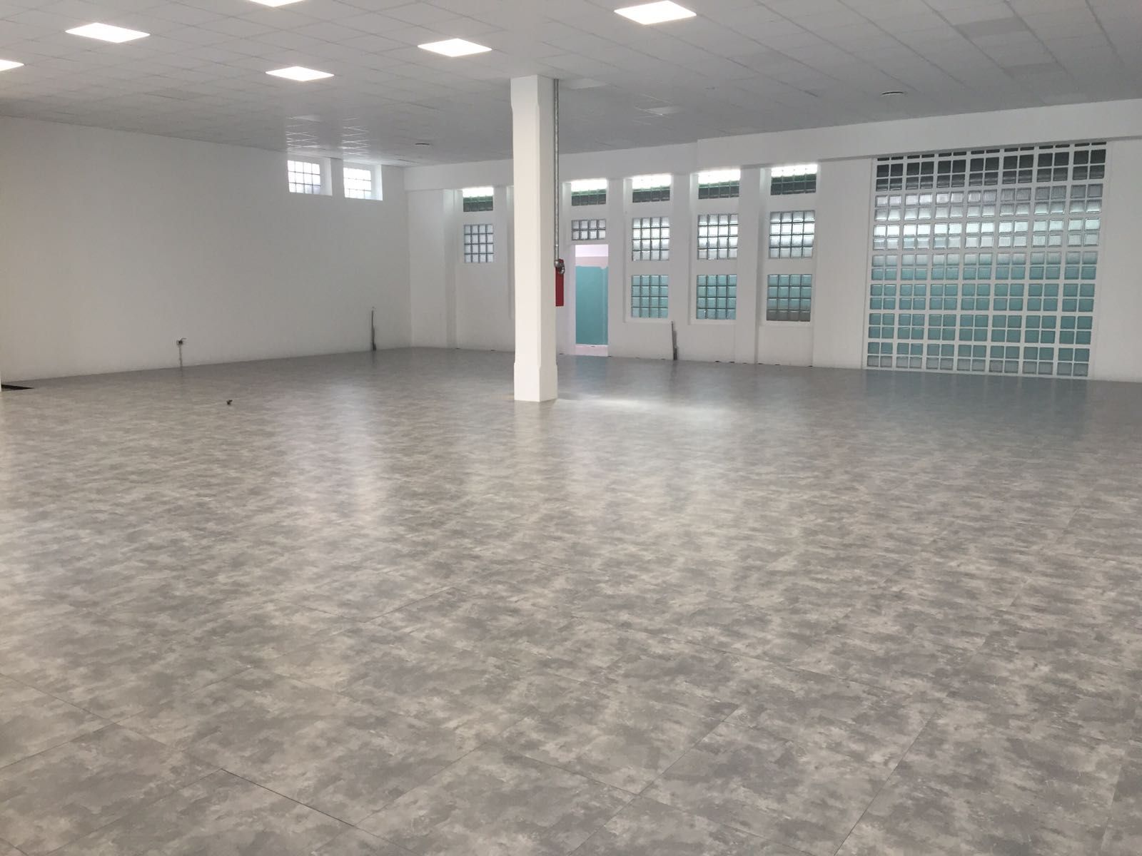 Esempio di Pavimentazione Galleggiante per Edificio Industriale a Milano