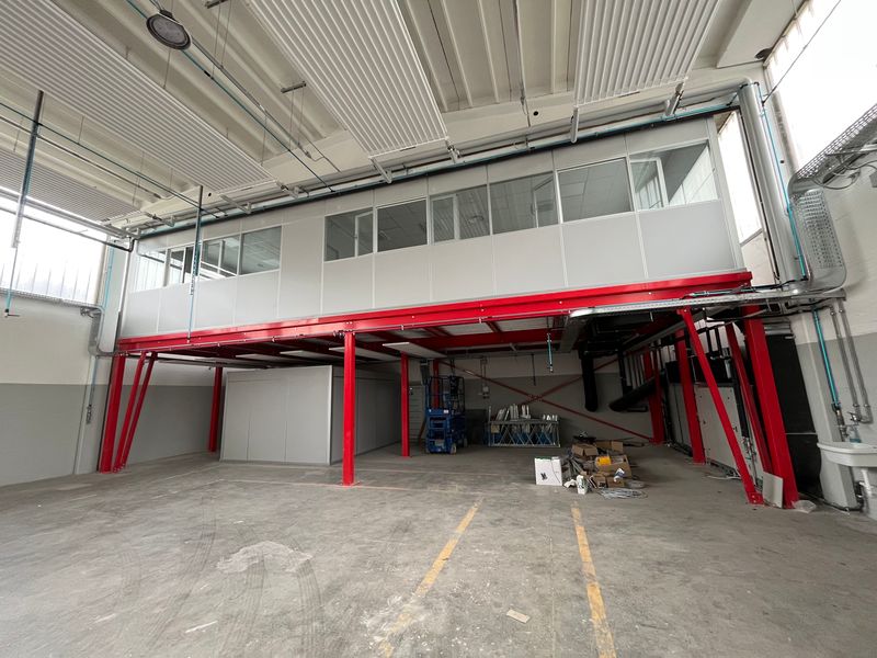 Soppalco per Spazi Ufficio in uno Stabilimento Industriale Milanese