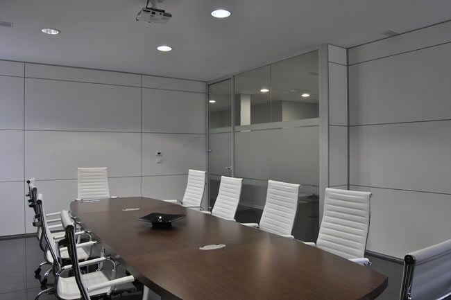 Realizzazione Spazio Ufficio con Pareti Diviorie in Cristallo